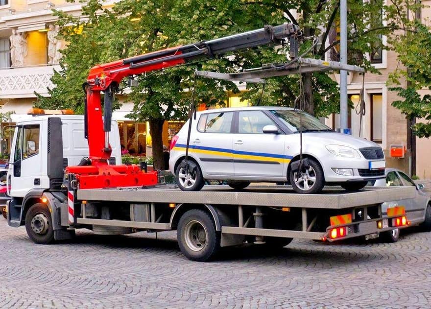 Автомобиль на эвакуаторе