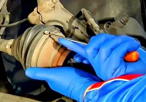 Замена пыльника ШРУСа на Ford