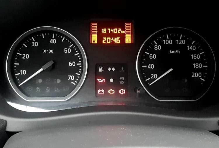 Nissan Almera не заводится, а стартер не крутит