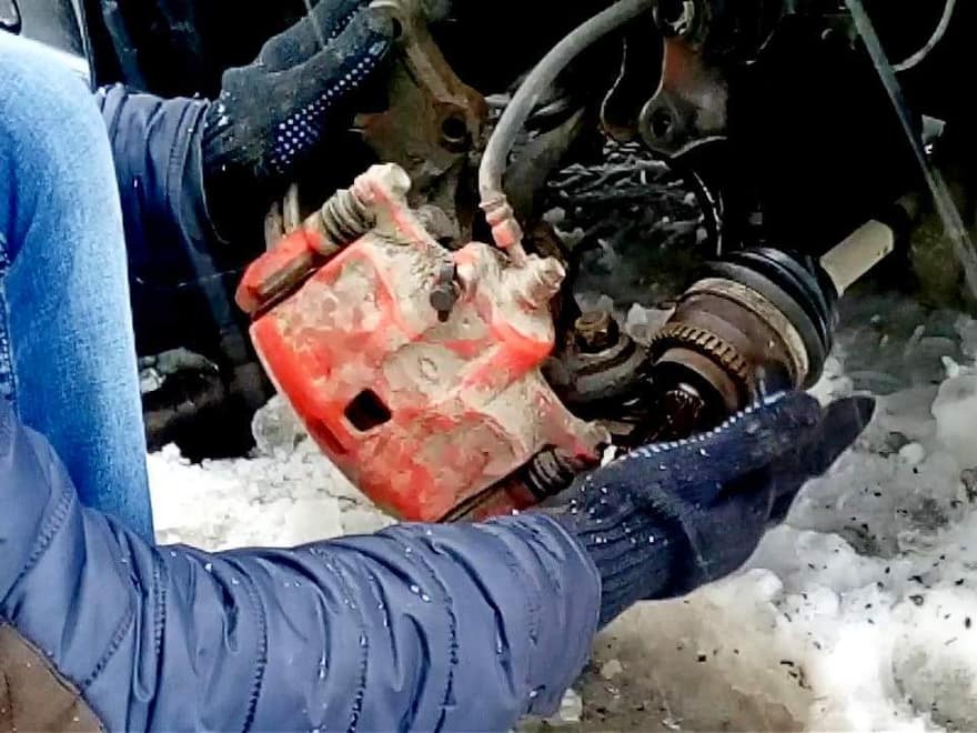 Замена ШРУСа на Ниссан Альмера Классик