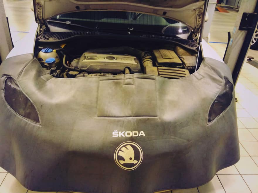 Замена масла в двигателе DSG6 автомобиля Skoda Octavia